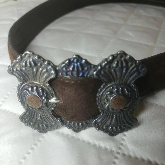 Vtg,Rodier Brown Suede/Leather Womans Belt with large Metal Buckle Size 34 1/2. - Picture 2 of 7